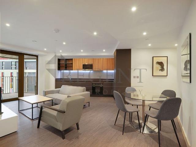 Western Gateway, Royal Docks E16, 2 bed flat to rent, £2,750 pcm | PrimeLocation