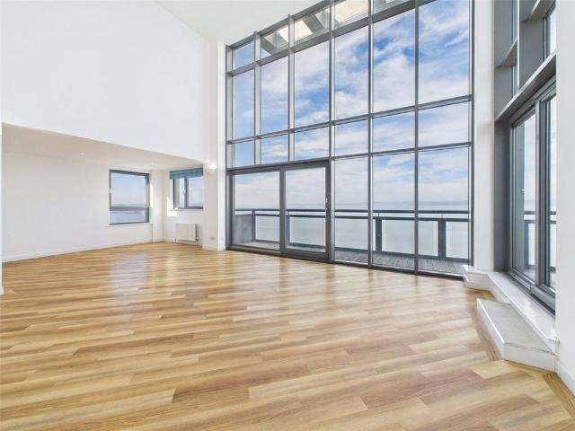 Western Harbour Midway, Edinburgh. 3 bed penthouse to rent £3,400 pcm £785 pw
