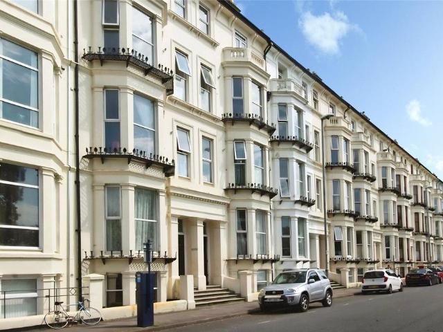 Western Parade, Hampshire PO5 1 bed flat to rent £900 pcm £208 pw