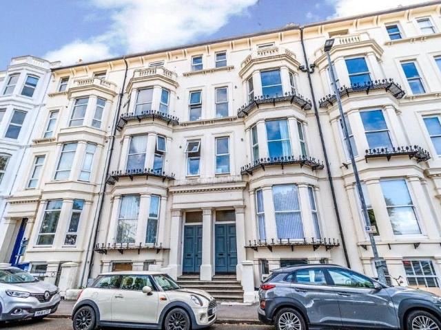 Western Parade, Hampshire PO5 1 bed flat to rent £1,000 pcm £231 pw