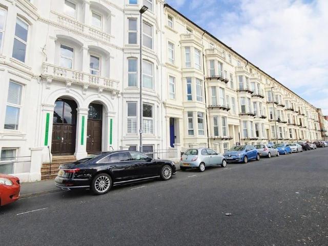 Western Parade, Southsea, PO5 1 bed apartment to rent £1,050 pcm £242 pw