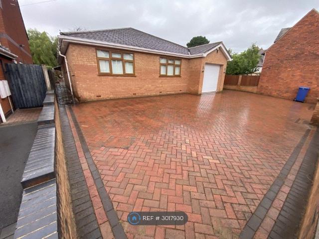 Western Road, Cannock WS12, 3 bed bungalow to rent, £1,500 pcm | PrimeLocation
