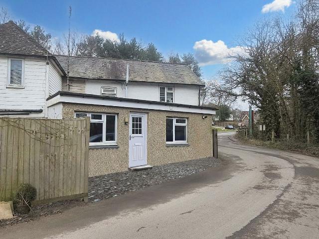 Western Road, Crowborough, East Sussex TN6, 2 bed flat to rent, £995 pcm | PrimeLocation