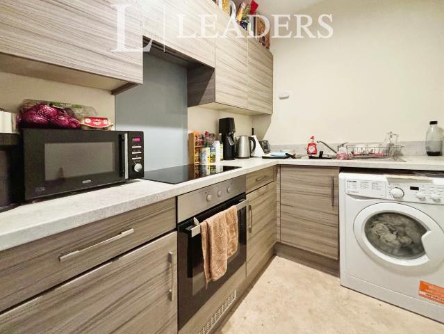 Western Road BN1, 2 bed flat to rent, £1,800 pcm | PrimeLocation