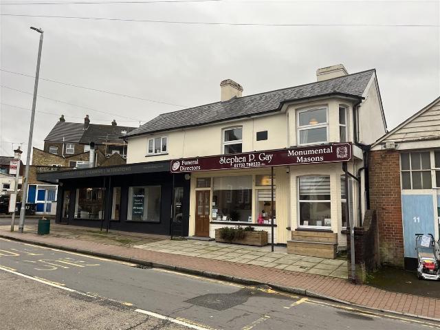 Western Road, Borough Green TN15, 2 bed flat to rent, £1,400 pcm | PrimeLocation