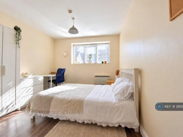 Western Road, Leicester, LE3 1 bed in a flat share to rent £650 pcm £150 pw