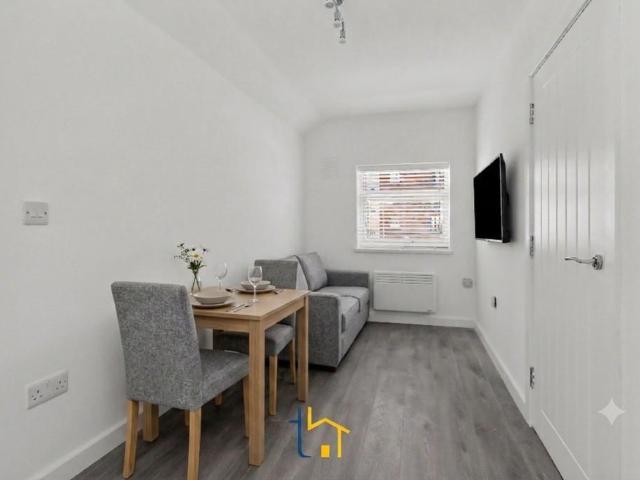 Western Road, Leicester 3 bed flat to rent £895 pcm £207 pw