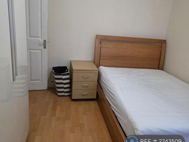 Western Road, Southall, UB2 1 bed in a flat share to rent £600 pcm £138 pw