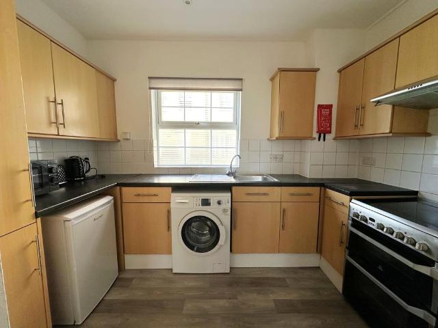 Western Road, St Leonards on Sea, TN37 2 bed ground floor flat to rent £1,050 pcm £242 pw