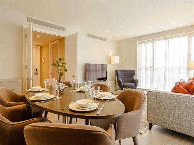 Westferry Circus, Circus Apartments. 2 bed apartment to rent £4,376 pcm £1,010 pw