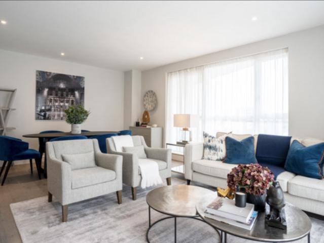 Westferry Circus, London E14 2 bed apartment to rent £3,870 pcm £893 pw