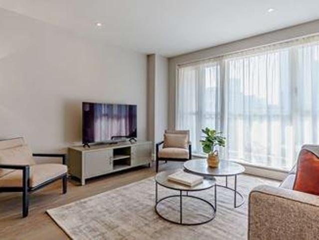 Westferry Circus, London, E14 2 bed apartment to rent £3,878 pcm £895 pw