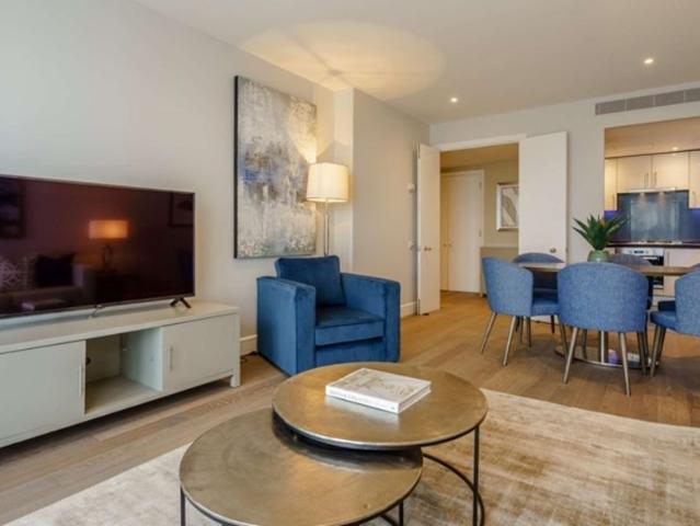 Westferry Circus, London E14, 2 bed flat to rent, £3,722 pcm | PrimeLocation