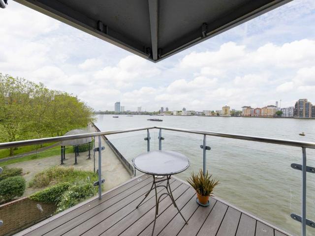 Westferry Road, Canary Wharf E14, 2 bed flat to rent, £2,800 pcm | PrimeLocation