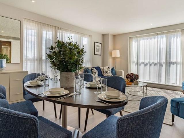 Westferry Road, Canary Wharf, London E14, 2 bed flat to rent, £4,117 pcm | PrimeLocation