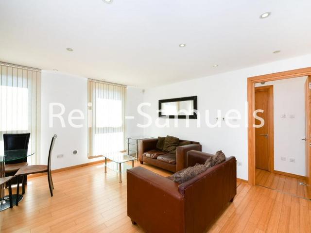 Westferry Road, Isle of dogs,London E14 1 bed apartment to rent £1,699 pcm £392 pw