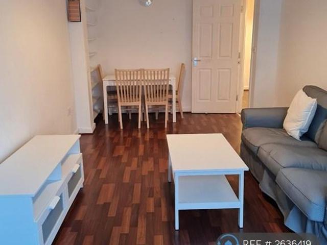 Westferry Road, London, E14 1 bed flat to rent £1,700 pcm £392 pw