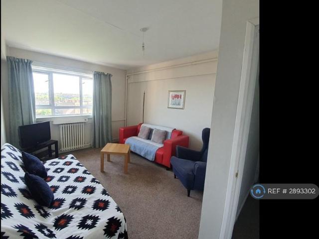Westfield Court, Edinburgh, EH11 4 bed flat to rent £2,000 pcm £462 pw