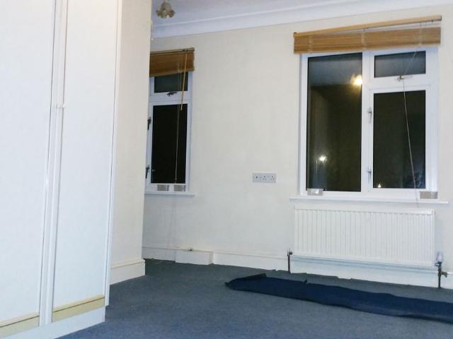 Westfield Avenue, Hayling Island PO11, 1 bed flat to rent, £700 pcm | PrimeLocation