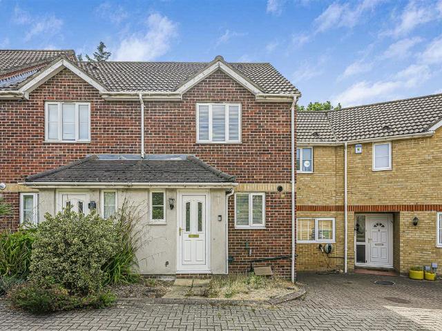 Westfield Park Drive, Woodford Green IG8, 2 bed end terrace house to rent, £2,000 pcm | PrimeLocation