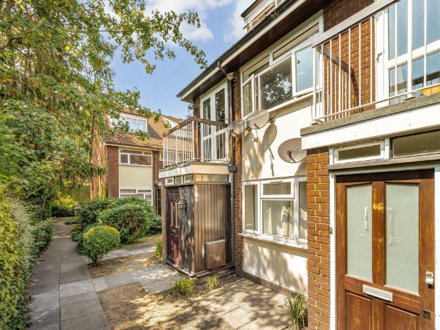 Westfield Park, Pinner HA5, 1 bed maisonette to rent, £1,350 pcm | PrimeLocation