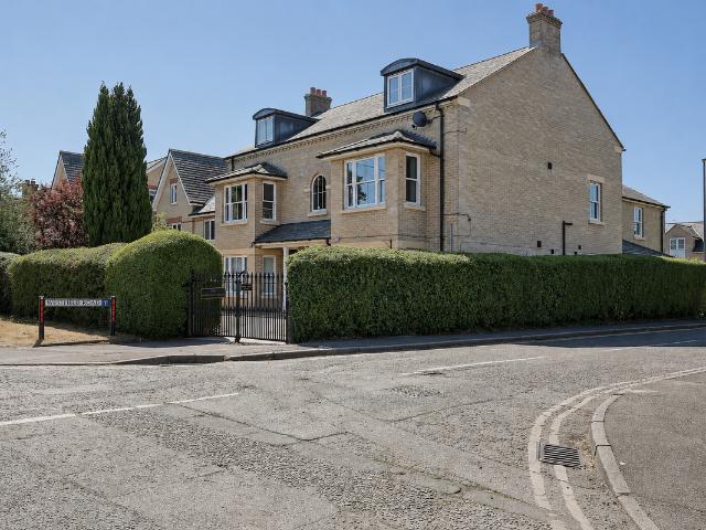 Westfield Place, 139 Cambridge Road, Great Shelford CB22, 2 bed flat to rent, £1,700 pcm | PrimeLocation