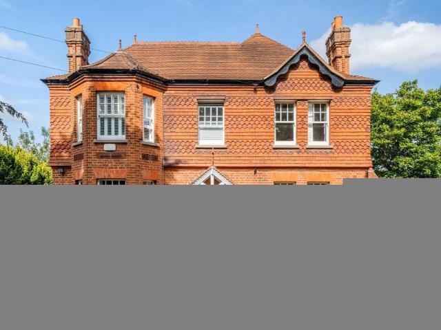 Westfield Road, 4 bed detached house to rent £3,750 pcm £865 pw