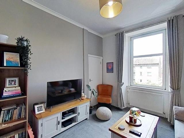 Westfield Road, Edinburgh, EH11 1 bed flat to rent £1,165 pcm £269 pw