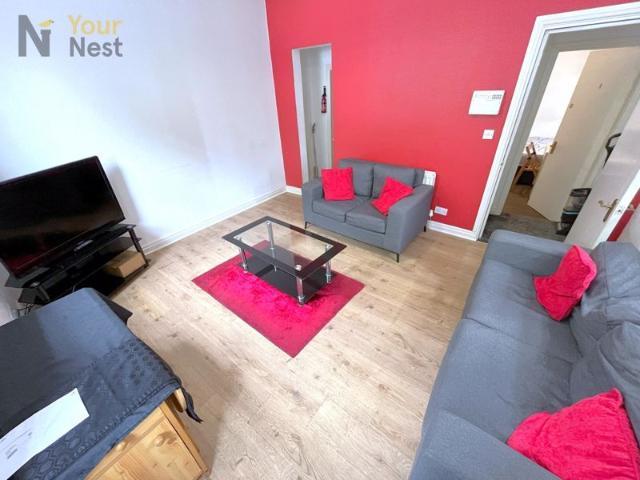 Westfield Road, Hyde Park, Leeds, LS3 1DF