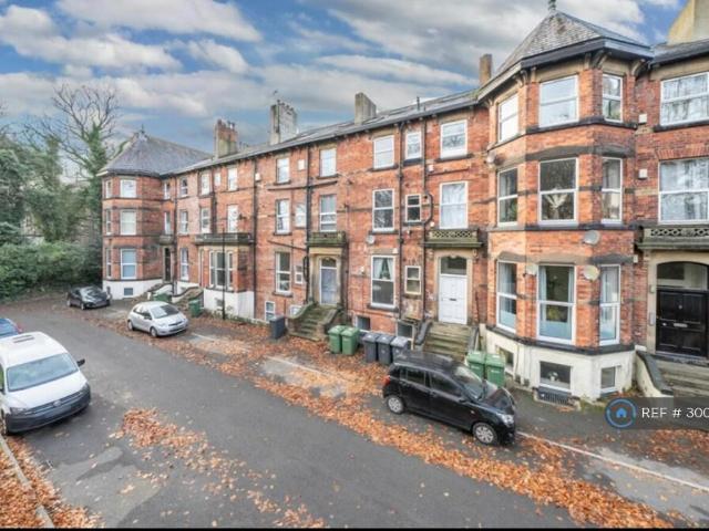 Westfield Terrace, Leeds, LS7 2 bed flat to rent £1,130 pcm £261 pw