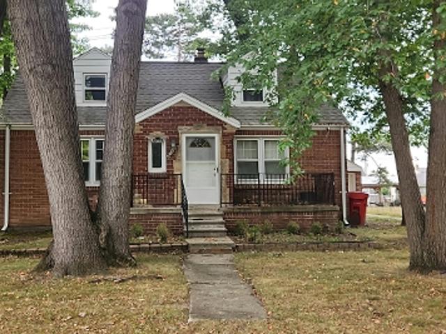 Westhampton Ave