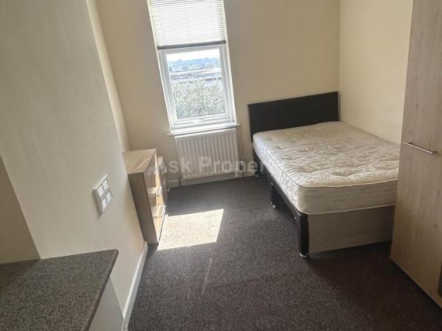 Westhill Drive, Mansfield 1 bed in a house share to rent £477 pcm £110 pw