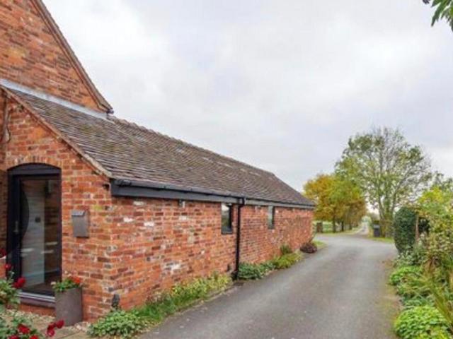Weston Bank, Staffordshire ST18 1 bed flat to rent £1,395 pcm £322 pw