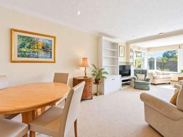 Weston Lea, West Horsley, KT24