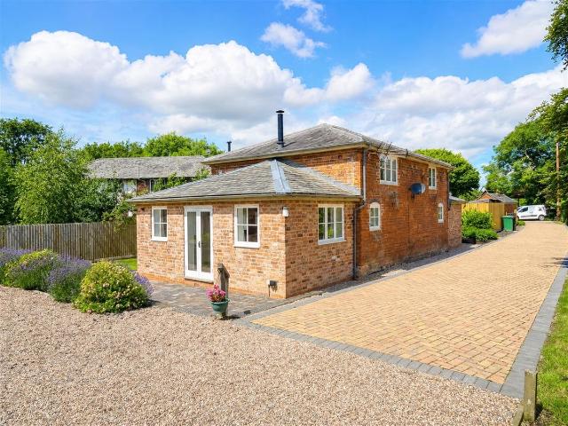 Weston Lullingfields, Shrewsbury SY4, 2 bed link detached house to rent, £1,500 pcm | PrimeLocation