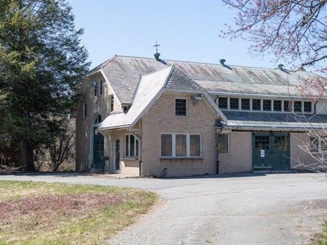 Weston MA 02493 105579306