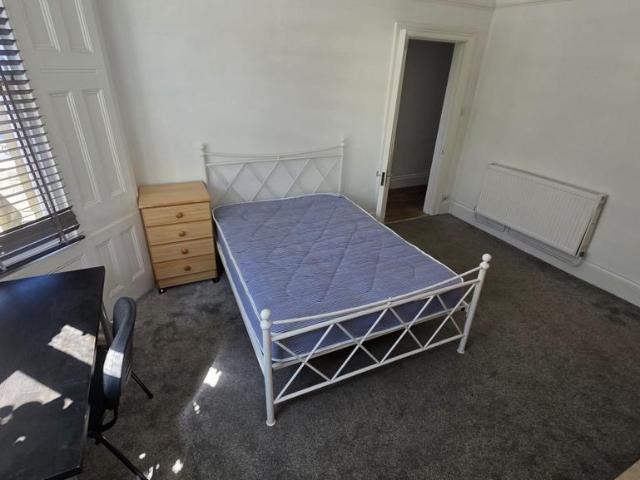 WESTON SUPER MARE, BS23 1 bed terraced house to rent £700 pcm £162 pw