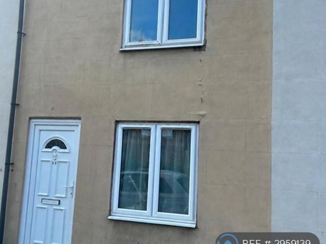 Weston Road, Stafford, ST16 2 bed terraced house to rent £845 pcm £195 pw