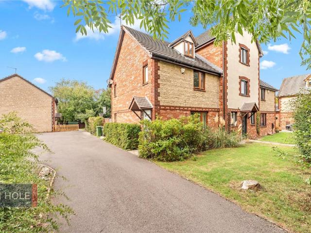 Westons Hill Drive, Bristol BS16 3 bed end of terrace house to rent £1,700 pcm £392 pw