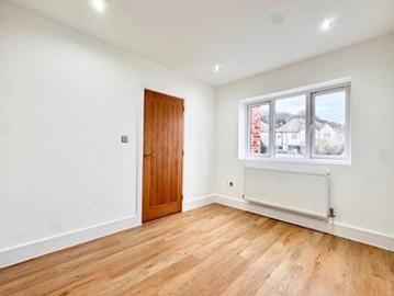 Thanet, Manston Road CT12 Ramsgate - Garden