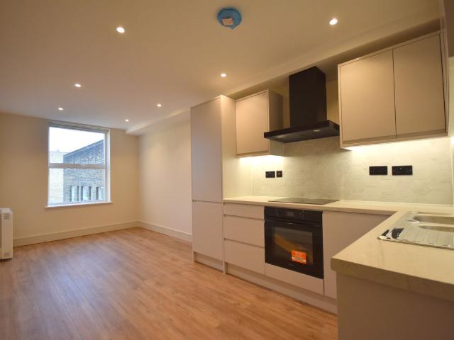 Westow Hill, London SE19, 2 bed flat to rent, £1,800 pcm | PrimeLocation