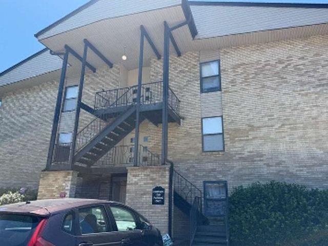 Westlawn Dr Apt B100