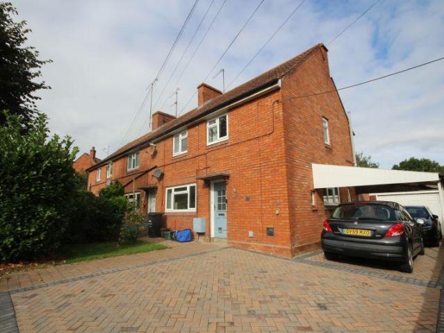 Westland Road, Yeovil BA20 2 bed semi detached house to rent £1,200 pcm £277 pw