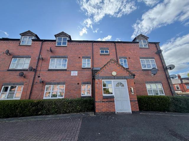 Westleigh Close, Northampton, NN1 2 bed flat to rent £935 pcm £216 pw