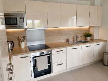 Westmount Close, Worcester Park KT4, 2 bed flat to rent, £1,950 pcm | PrimeLocation