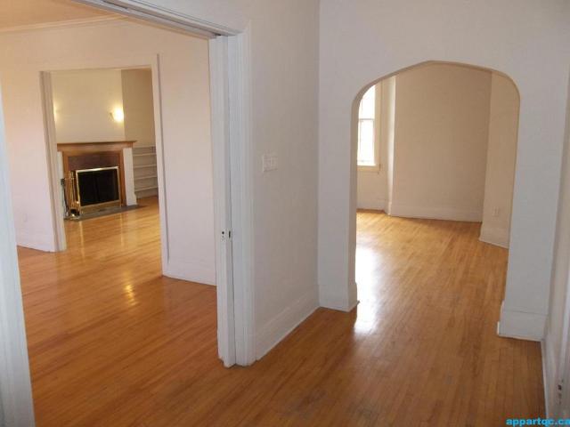 Westmount – Très Grand logement 6 1/2 Chauffé – Heated