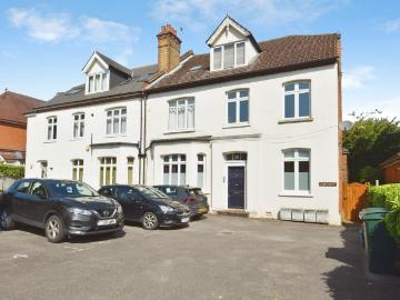 Westmoreland Road Bromley BR2 2 bed flat to rent £1,825 pcm £421 pw