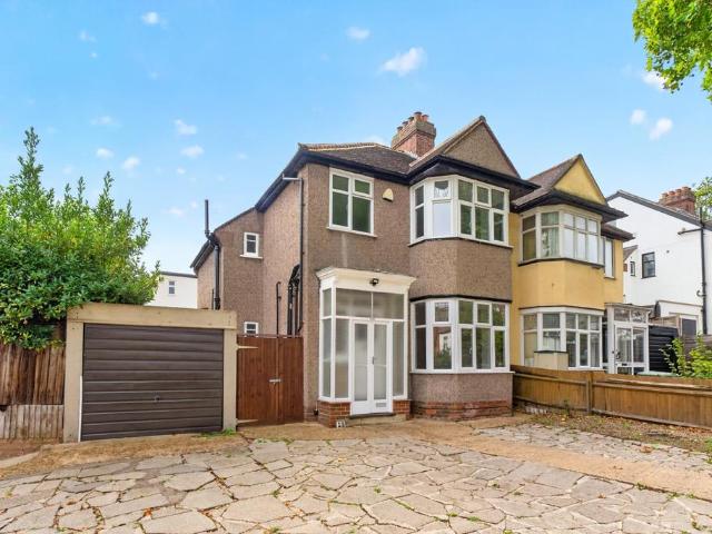 Westmoreland Road Bromley BR2 3 bed semi detached house to rent £2,800 pcm £646 pw