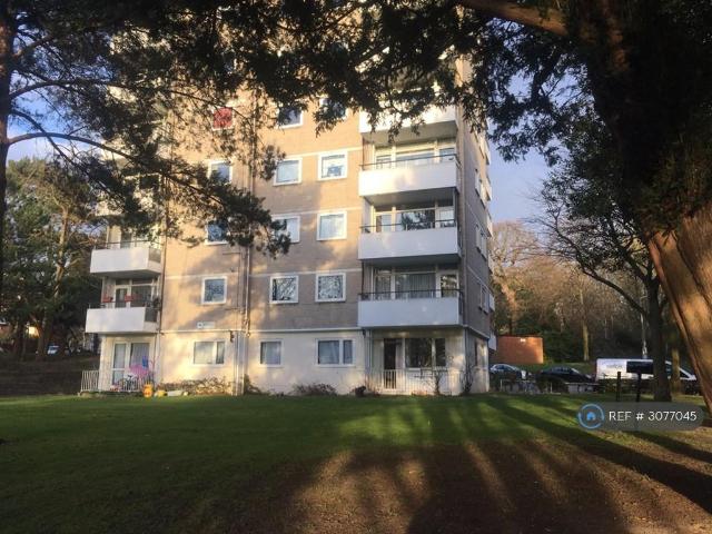 Westmark Point, London, SW15 Studio to rent £1,245 pcm £287 pw