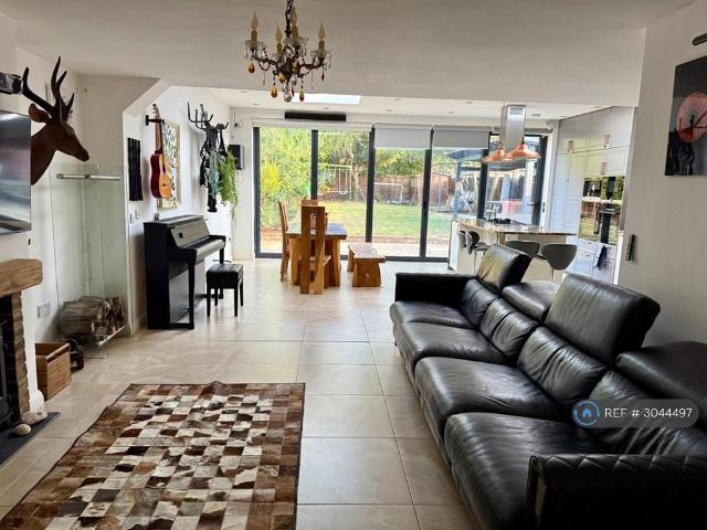 Westmead, Windsor, SL4 1 bed in a house share to rent £700 pcm £162 pw